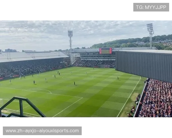 英超球队主场位于伦敦的有哪些？